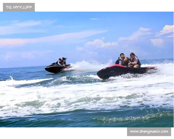 雅克松海滩度假放松身心尽情踢球玩水上摩托艇享受阳光与海风